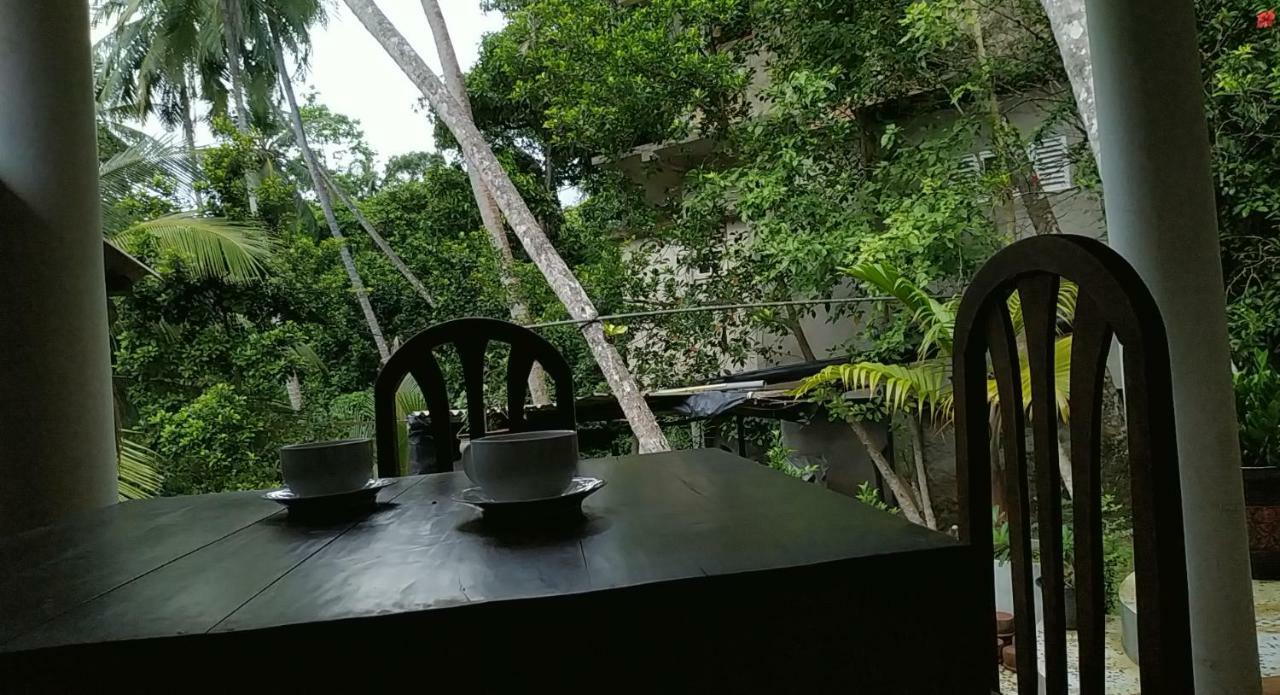Top Rock Villa Unawatuna Eksteriør billede